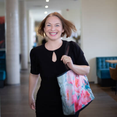 Busselen, Sara Sara Busselen