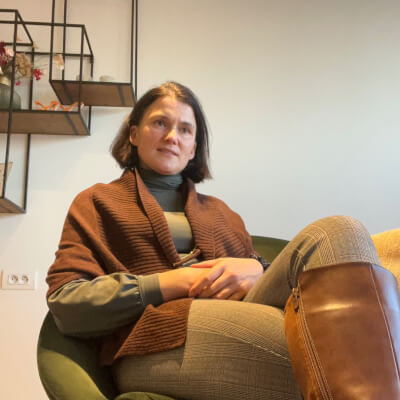 Darrou, Stefanie Stefanie Darrou